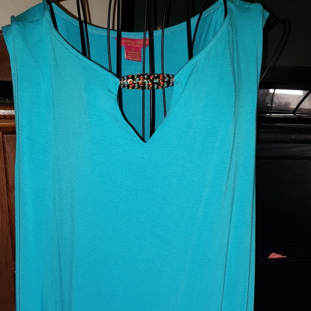 Sunny  Leigh Top